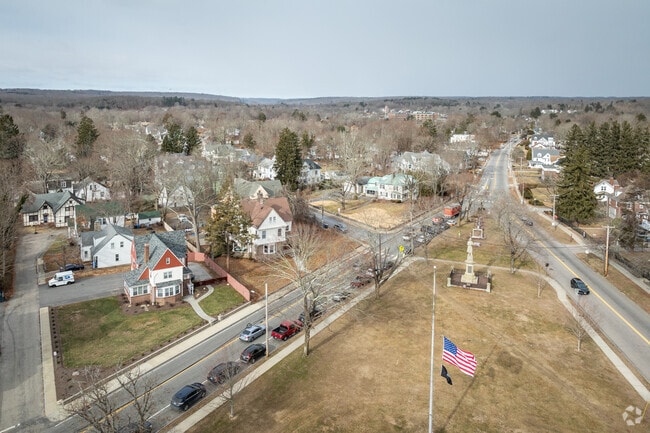 Discover the historic architecture of Norwich, CT, featuring Victorian and colonial styles.