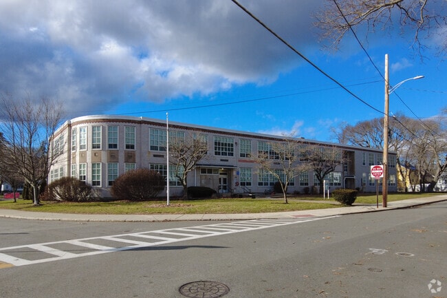Horace Mann Elementary School has an overall grade of A- on Niche.
