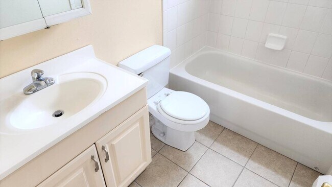 918 S Logan St unit 305, Denver, CO 80209 - photo 6