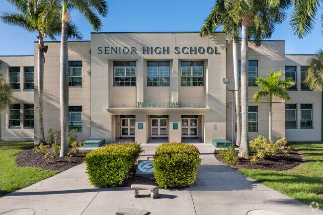 Fort Myers High School is an above average high ranking 7/10 school.