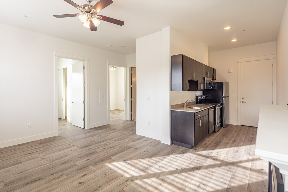 Candlelight - Modern Scappoose Apartments!