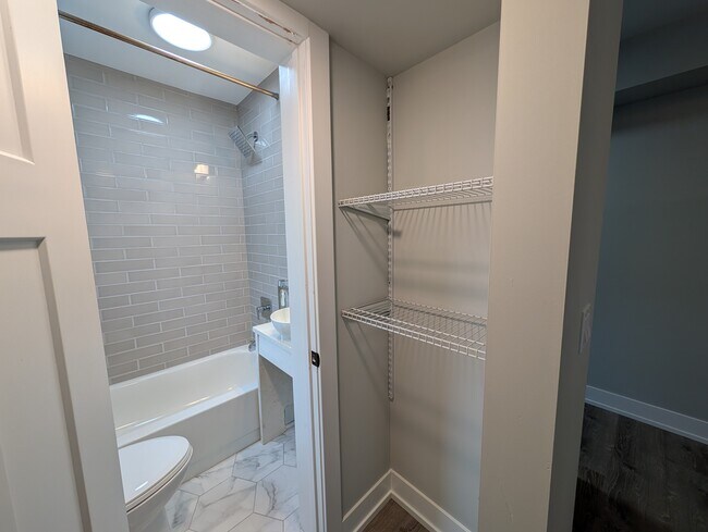 503 W Belmont Ave unit 5I, Chicago, IL 60657 - photo 6