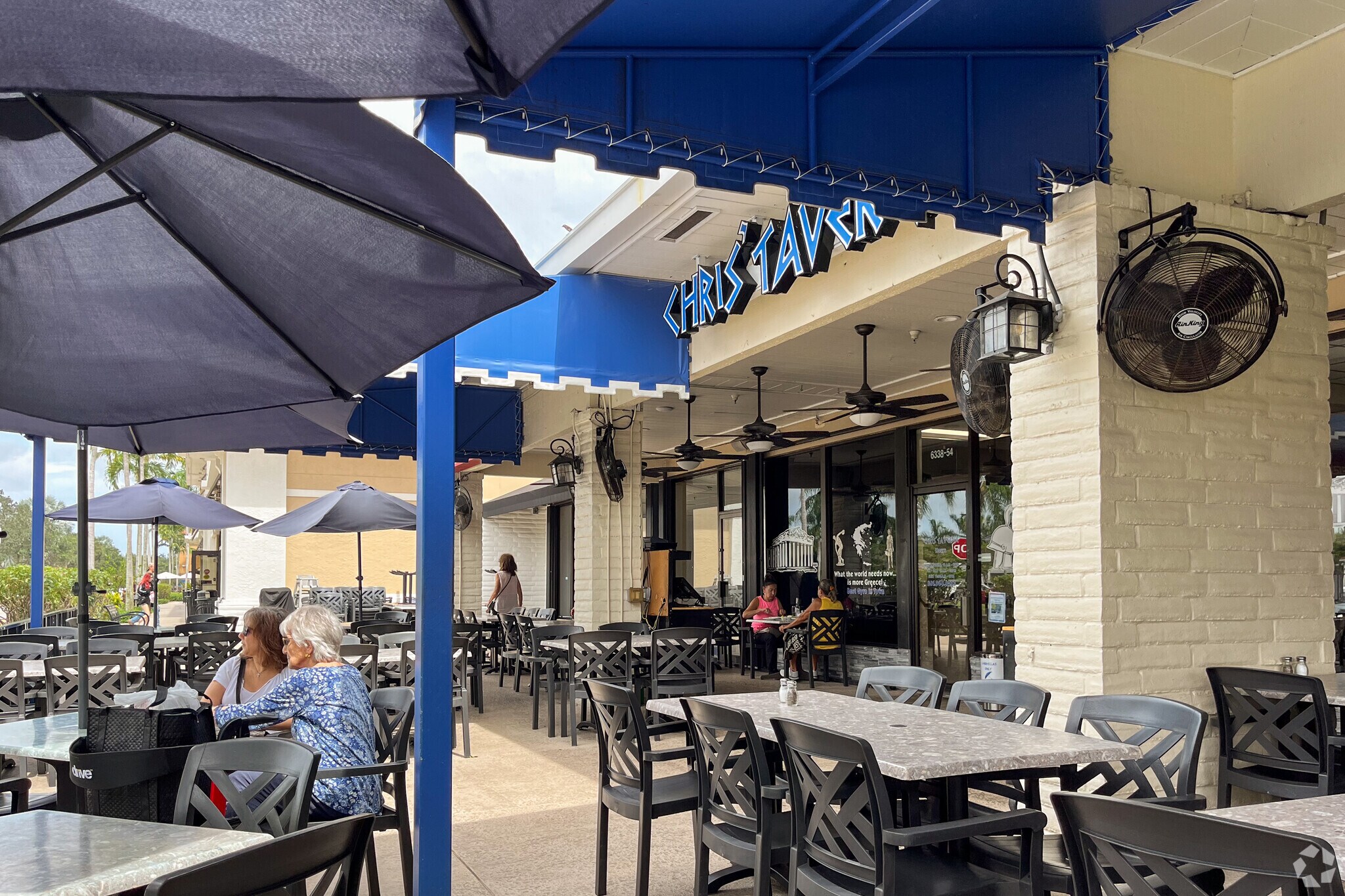 Chris`s Taven has a greta outdoor terrace to enjoy the delicious Greek food.