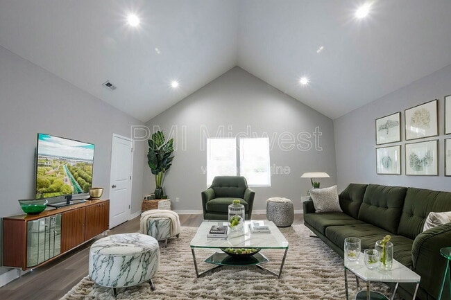 1843 N Dexter St, Indianapolis, IN 46202 - photo 3