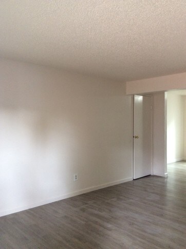 Peyton Plaza, Portland, OR 97236 - photo 3