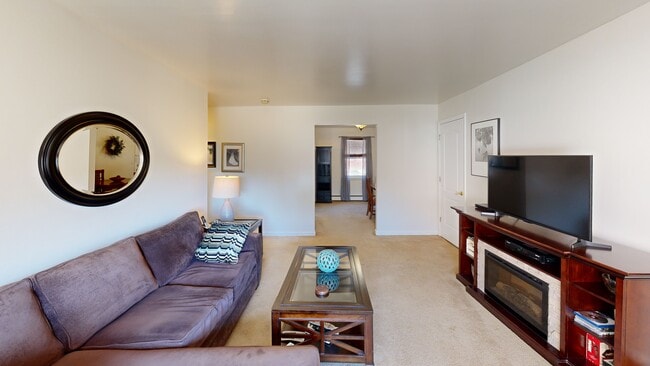 31 York Dr unit 3A, Edison, NJ 08817 - photo 3