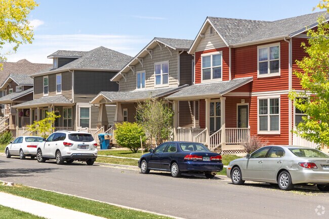 Craftsman style homes with large porches are common in the Belle Creek neighborhood.