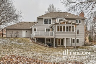 5585 Rosewood Ln N, Plymouth, MN 55442