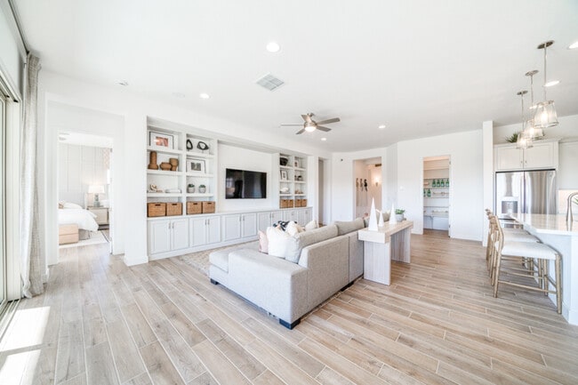 17700 W Star Point Dr unit 36473366, Goodyear, AZ 85338 - photo 7