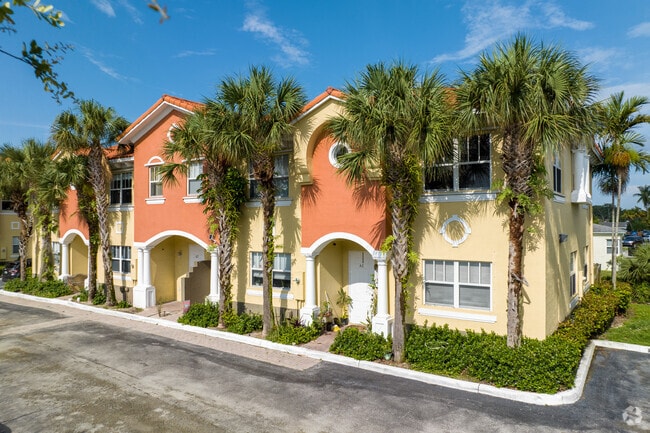 North Central Hollywood townhomes are popular with new homeowners.