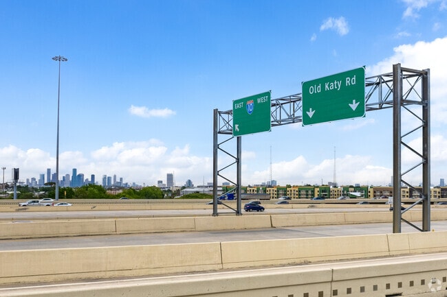 Resident's of Spring Shadows can appreciate the convenience of being minutes away from I-10.