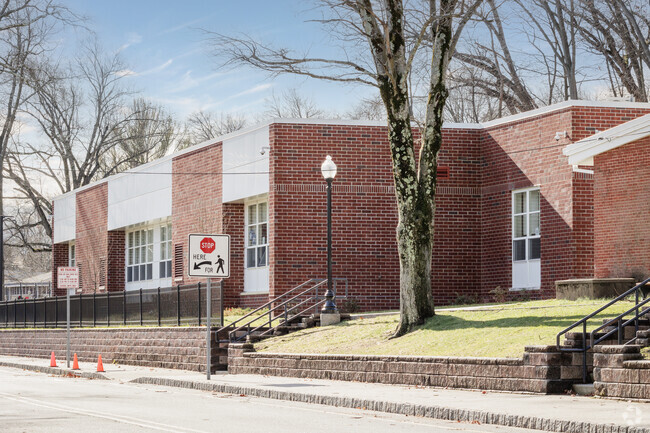 Edward H. Bryan Elementary School in Cresskill, NJ receives a grade of A from Niche.