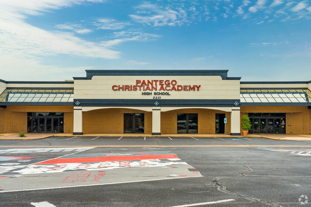 West Arlington Students may attend Pantego Christian Academy.