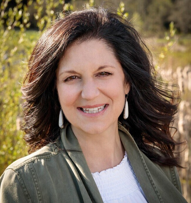 Lora Benson
