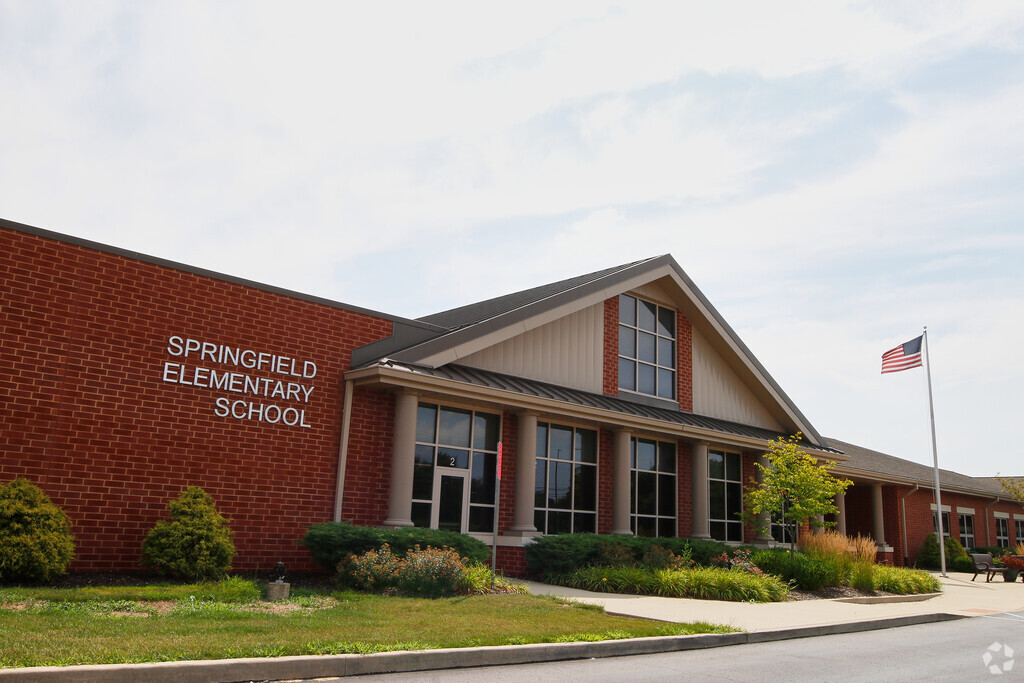 Springfield Elementary School is located in the Mahoning County area of New Middletown Ohio.
