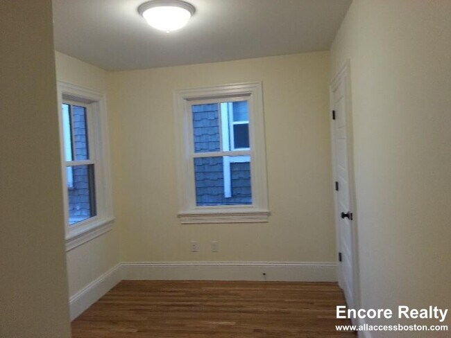 84 Linden St unit 8, Boston, MA 02134 - photo 2