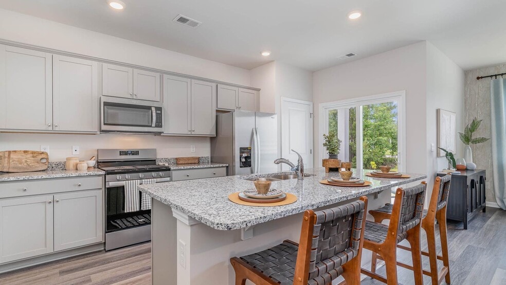 517 Captiva Row Ln, Florence, SC 29505 - photo 1