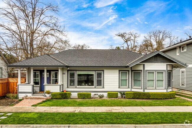 Downtown Pleasanton is consists of single-family homes with a mix of architectural styles.