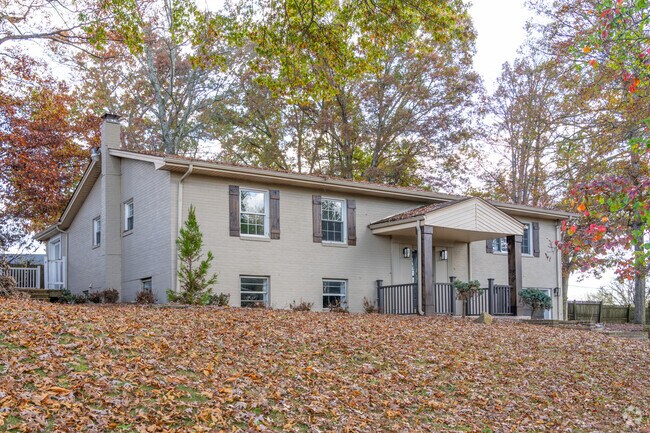 Potential Spurgeon residents can choose one- or two-story homes.