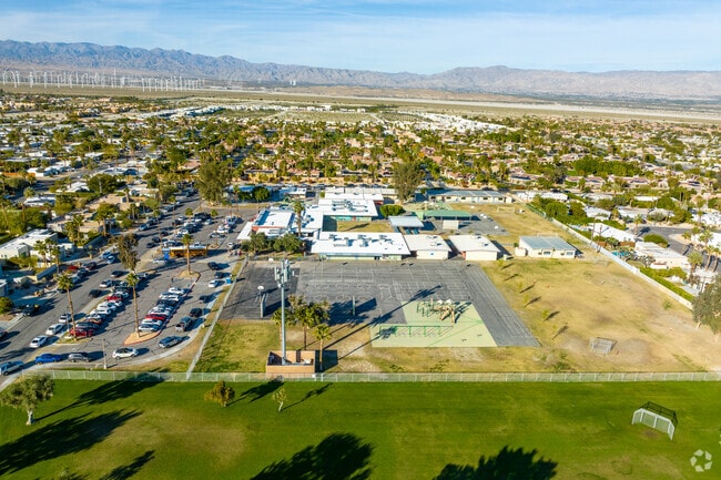 Vista Del Monte Elementary School offers plenty of fun after school activities.