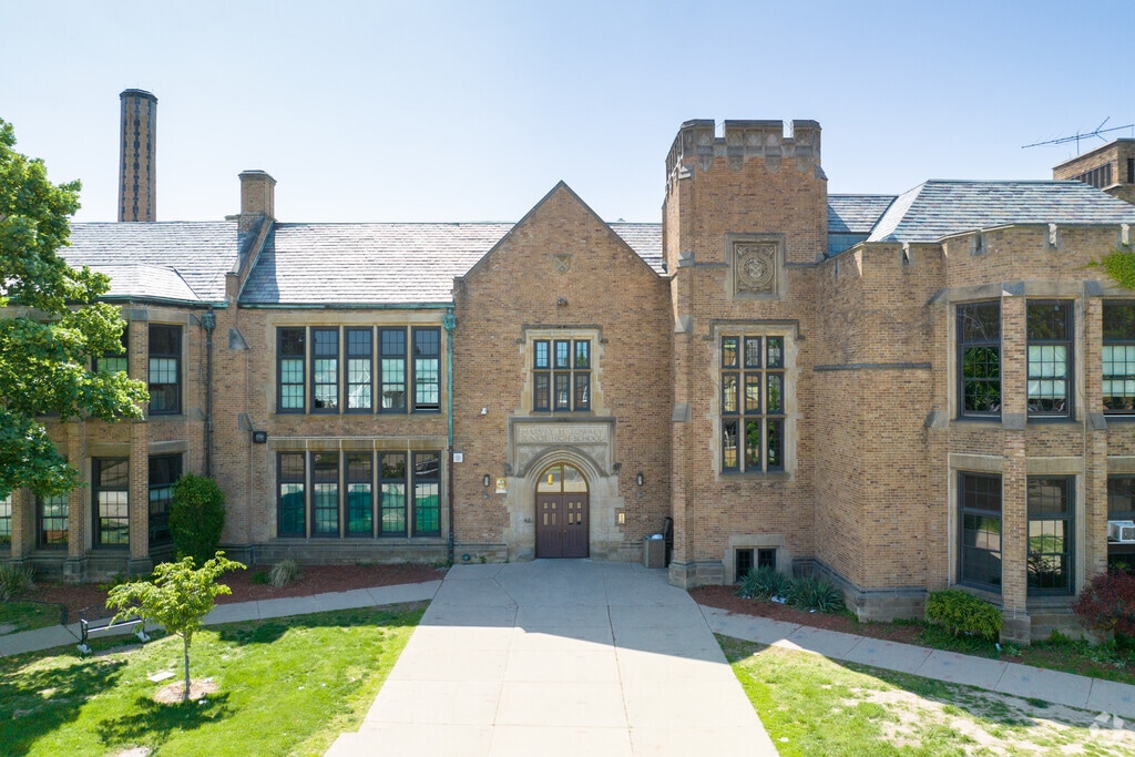 The Lowrey School is a public accredited PreK-8 school located in Hemlock Blesser, MI.