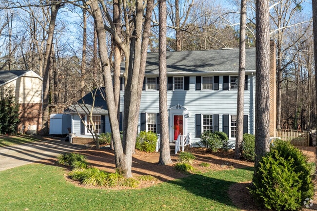 Colonial Revival homes from the 1980s line the streets of Cary Towne Center.