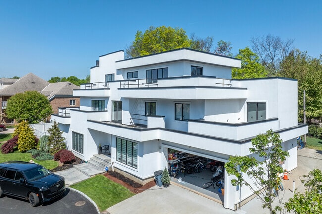 In Tottenville single-family homes tend to be new properties over 3,000 square feet.