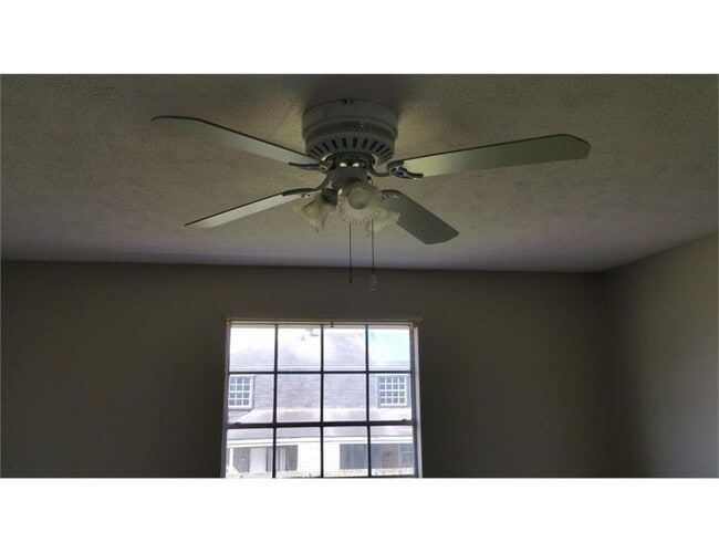 10921 Roger Dr, New Orleans, LA 70127 - photo 7