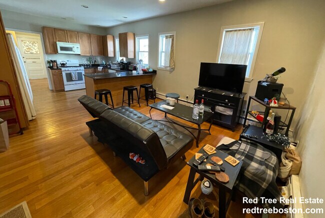 6 Warner St unit 1, Somerville, MA 02144 - photo 4