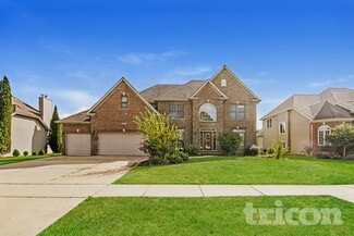 2512 Champion Rd, Naperville, IL 60564