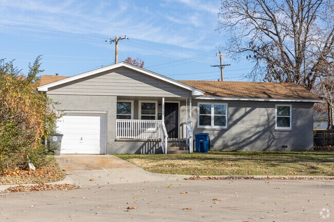 Small porches and single car garages can be found amongst the homes of Wagon Wheel.