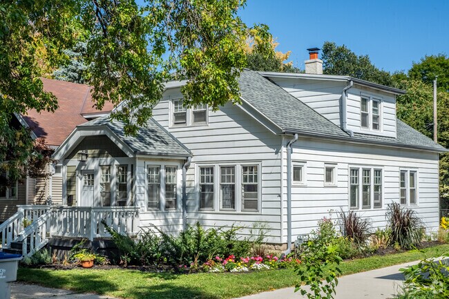 Some double-story homes in Hawthorn Glen are larger, with front porches.