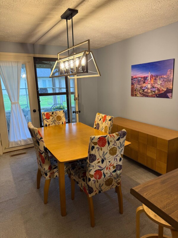 8056 Pebble Creek Ct, Indianapolis, IN 46268 - photo 2