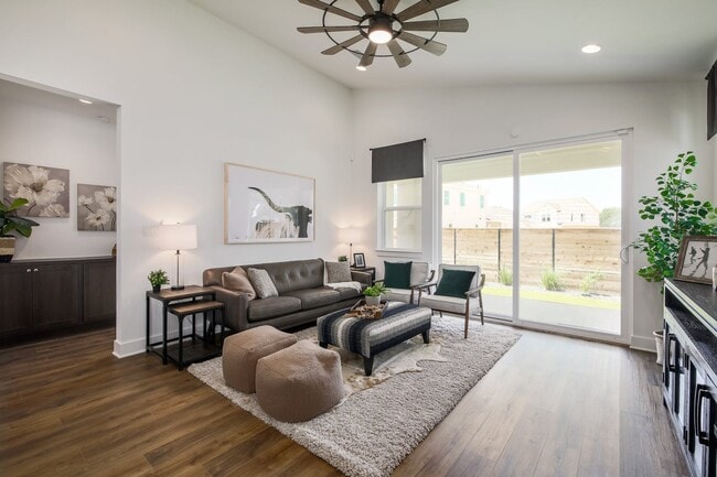 1100 Yaupon Holly Dr, Georgetown, TX 78628 - photo 3