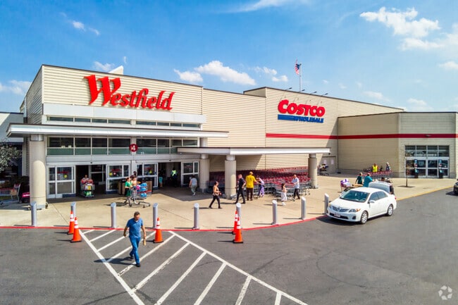 Westfield Mall is Conveniently Located 3 Miles from South Kensington