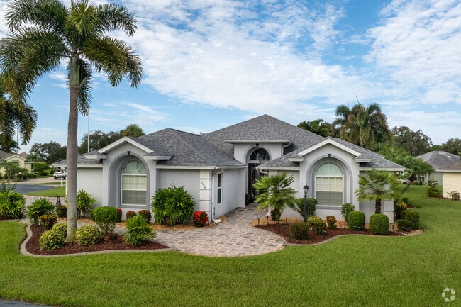 Golf course homes in North Highlands Ridge list for $500,000 and up.