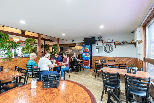 Good Friends Diner in Federal Hill is a favorite for breakfast & lunch among Bristol residents.