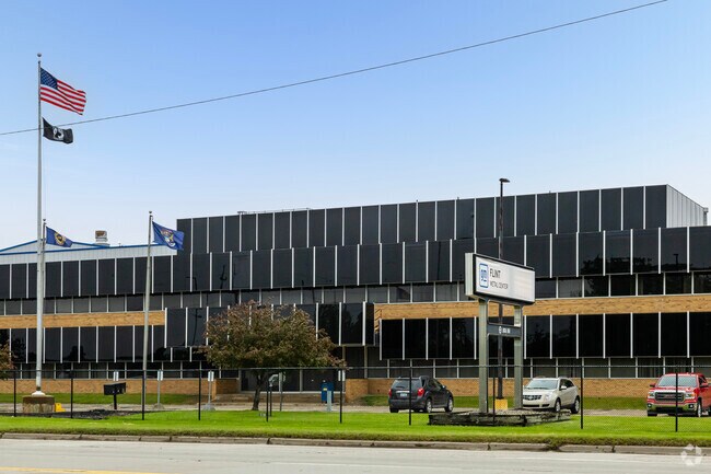 Evergreen Valley is close to the General Motors Flint Assembly plant and ideal for workers.