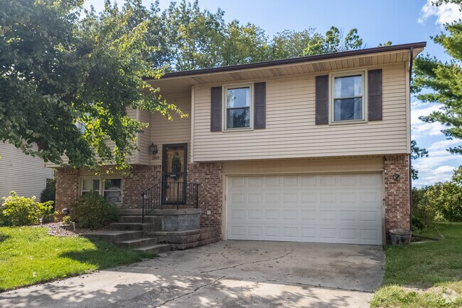 Split level homes are a common scene in Fairlawn.