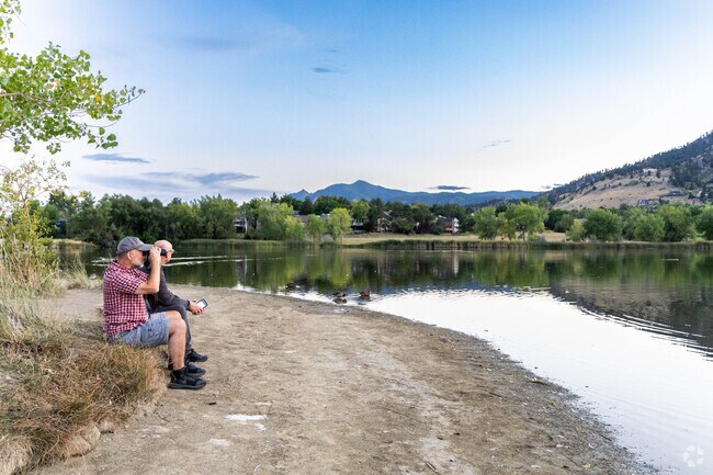 There is so much to see and discover at Wonderland Lake.