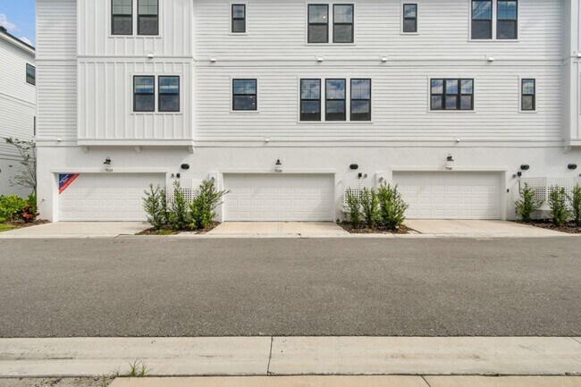 7236 Sutton Ln, Sarasota, FL 34240 - photo 7