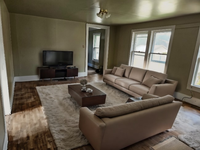 1011 S Cottage Grove, Miles City, MT 59301 - photo 4