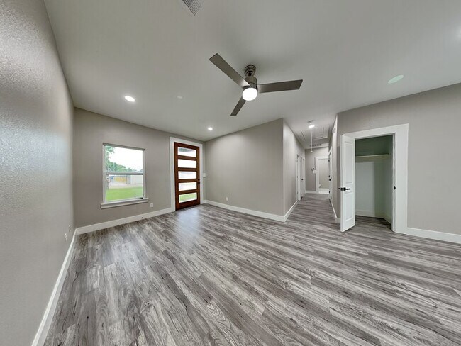 111 Foster Ln unit C, Wylie, TX 75098 - photo 2