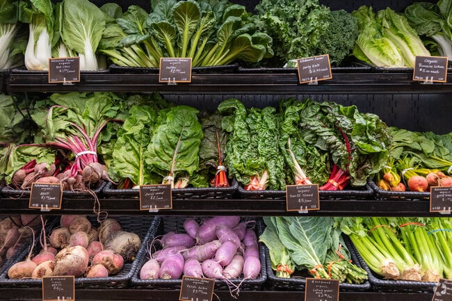 Haymarket offers a variety of fresh produce from Ashbourne Farms near Riverwood.