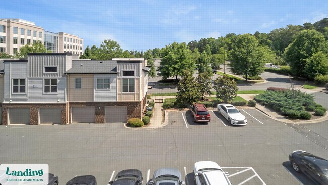 10051 Perimeter Station Dr unit 11-318, Charlotte, NC 28216 - photo 5