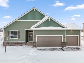 1561 Creekwood Dr, New Richmond, WI 54017