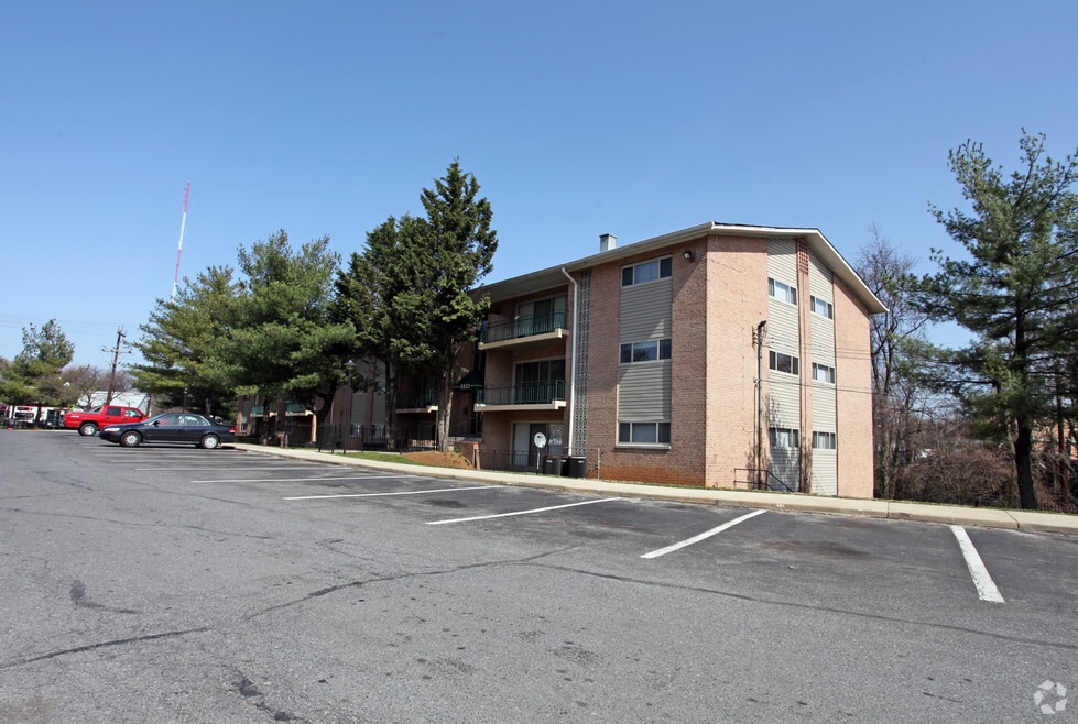 Holly Spring Owner, District Heights, MD 20747 - photo 1