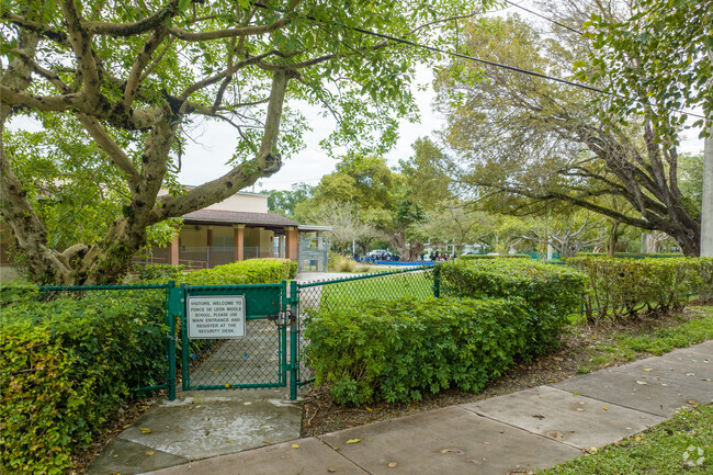 Ponce De Leon Middle School provides extracurricular activities.