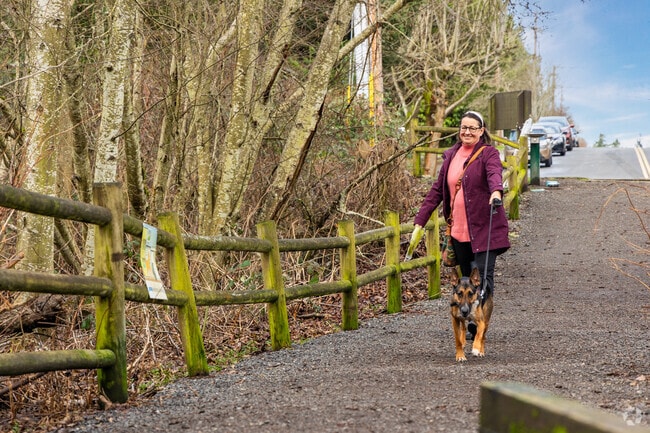 Jasper's Dog Park sits between residential and commercial areas.