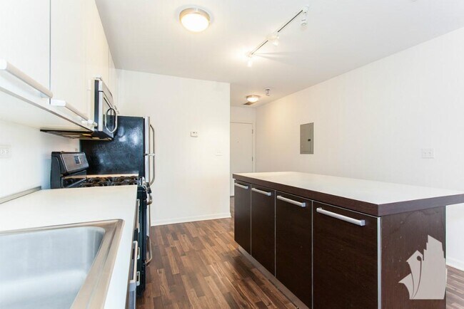 1544 W Glenlake Ave unit 2F, Chicago, IL 60660 - photo 5